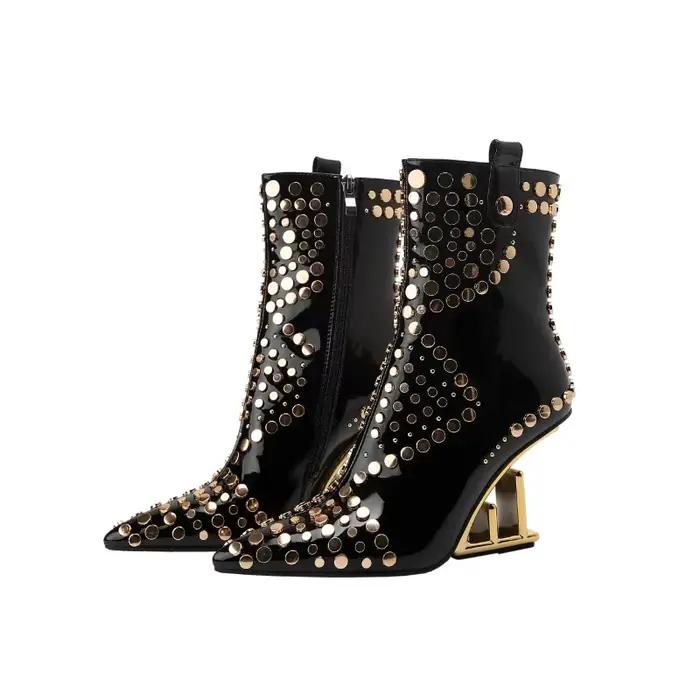Bottes courtes en cuir verni à rivets pour femmes, talons hauts étranges, bottes rouges, fermeture é
