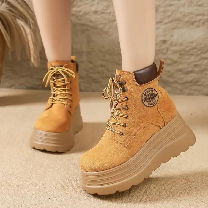 Bottines compensées vintage à plateforme haute pour femme, nouvelle collection automne 2026
