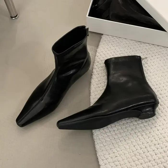 Bottines pour femmes chaussures plates en cuir à bout pointu 2026 bottes de mode d'hiver nouvelle ma
