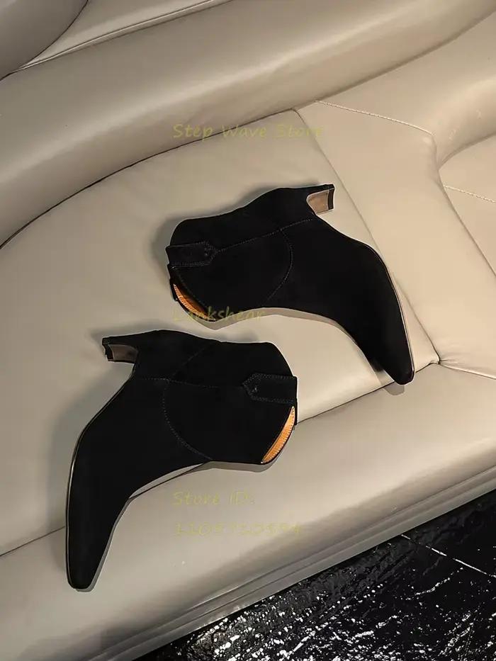 Bottines en daim marron et noir à talon mi-haut, bout carré, collection Runway 2026, chaussures habi