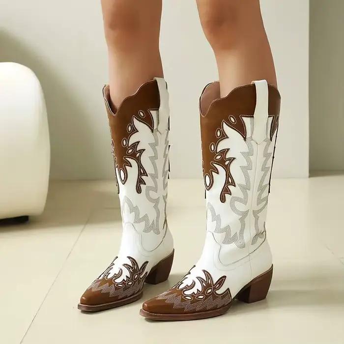 Bottes de cowboy occidentales mi-mollet, blocage de couleurs, pointe pointue brodée, talons hauts, p