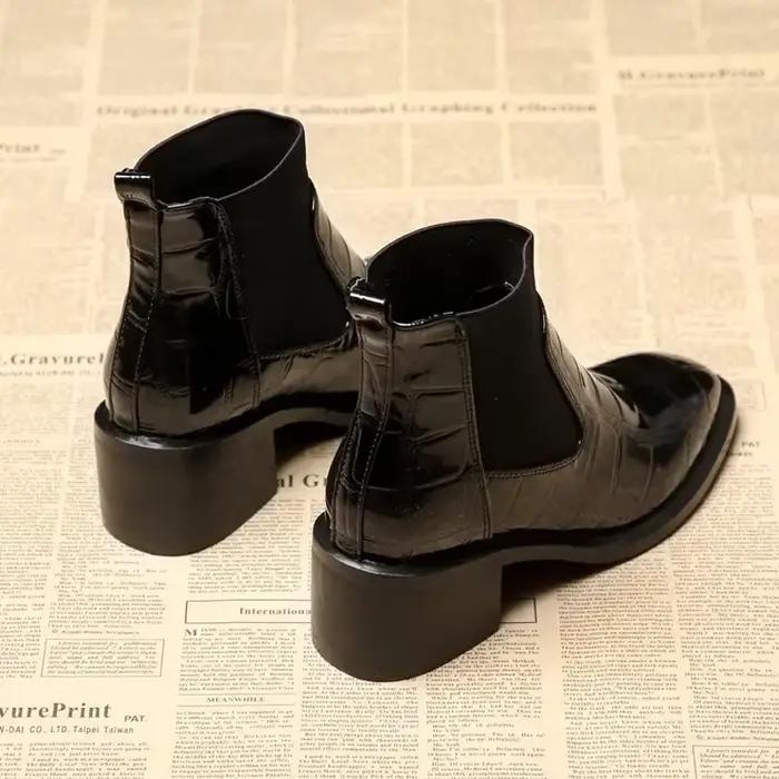 Bottines Chelsea en cuir laqué britannique pour femme, bottes à talons mi-hauts et bout rond, en cuir brillant, collection automne/hiver 2025