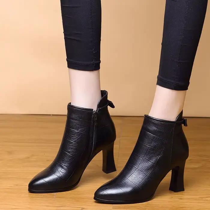 Chaussures courtes en cuir pour femmes, chaussons pointus, bottes de rinçage pour femmes, talons très hauts, chaussures confortables, fourrure, élégantes