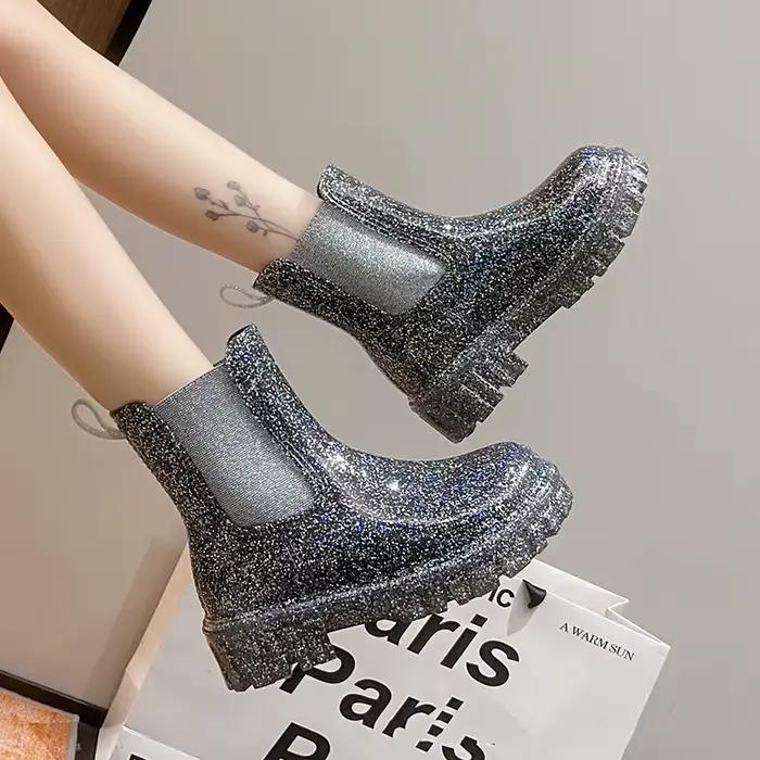 Nouvelles bottes de pluie de mode de couleur pour femmes quatre saisons chaussures d'eau portables en plein air
