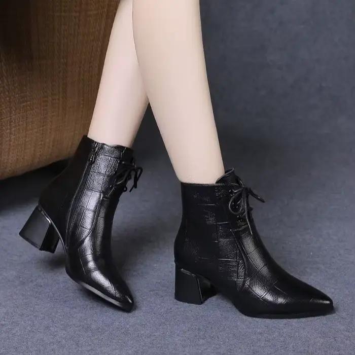 Bottines élégantes à talons hauts pour femme
