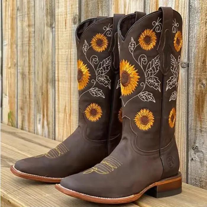 Bottes en cuir marron brodées pour femmes