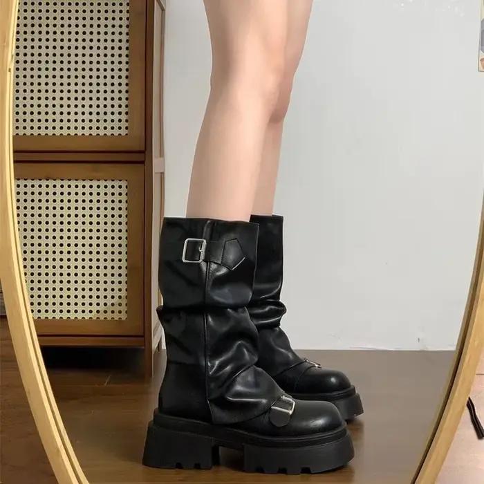 Bottes Plateforme Épaisse pour Femmes Bottines Mi-Mollet à Boucle Style Y2K Gothique Streetwear Chaussures Sans Lacets Bout Rond Automne Hiver Bottes Plissées Souples