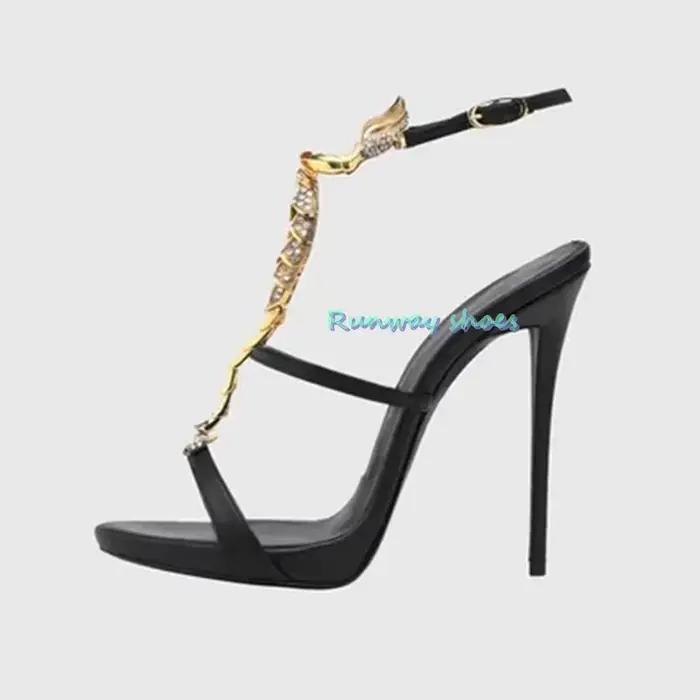 Chaussures avec formes inhabituelles décoration en métal sandales à talons hauts défilé de mode chaussures de scène sandale de luxe sandales romaines noires