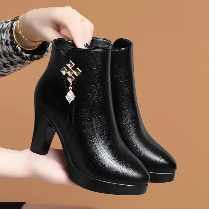 Bottines en cuir souple pour femme
