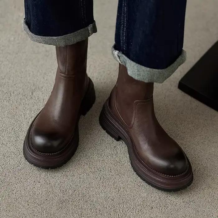 Bottines marron ArdenFurtado pour femmes en cuir de vache, décorées de boucles, style britannique, faites à la main, avec fermeture éclair arrière, pour l'automne et l'hiver.