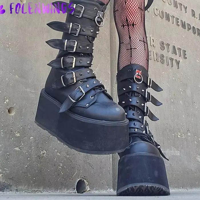 Bottes gothiques à plateforme à rivets pour femmes