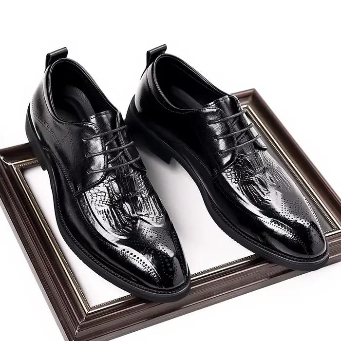 Chaussures en cuir brillant pour hommes, chaussures provoqué de banquet haut de gamme, chaussures d'affaires pointues pour hommes de bureau, polyvalentes, marque de luxe, haute qualité