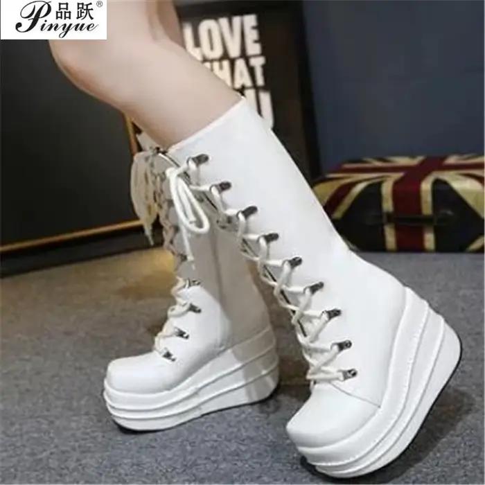 Bottes compensées à lacets pour femmes