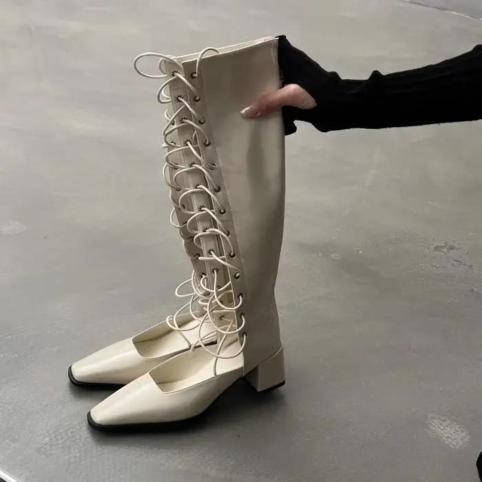 Bottes hautes ajourées pour femmes