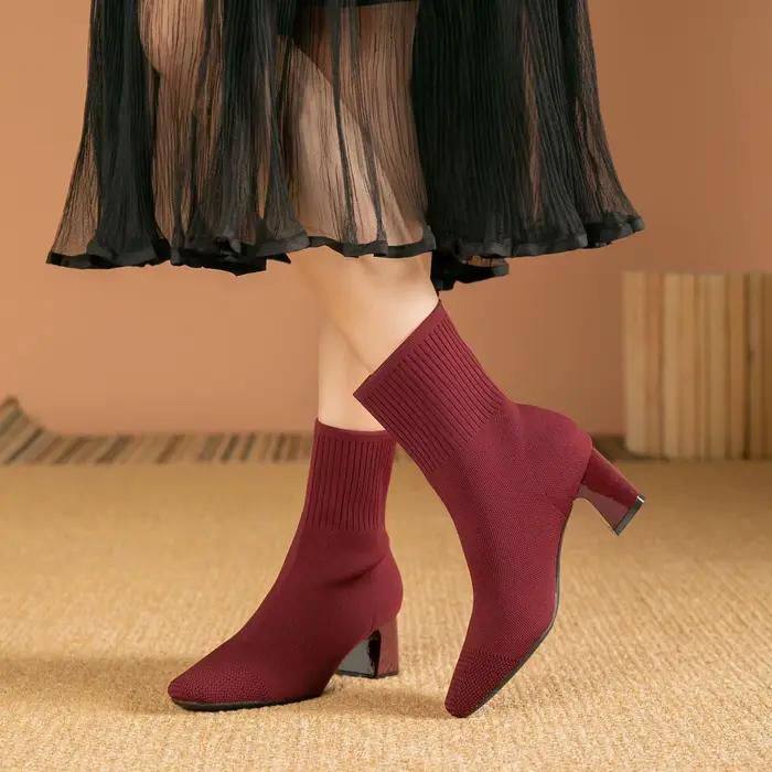 Bottes tricotées douces pour femmes hiver confortables bout carré talon carré tricotées à la main occassions spéciales hiver