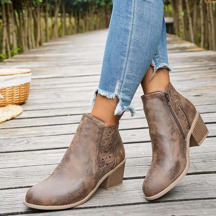Nouvelles bottes rétro à talons hauts pour femmes bottes décontractées confortables à talons mi-hauts bottes western grandes tailles ocassions spéciales à offrir