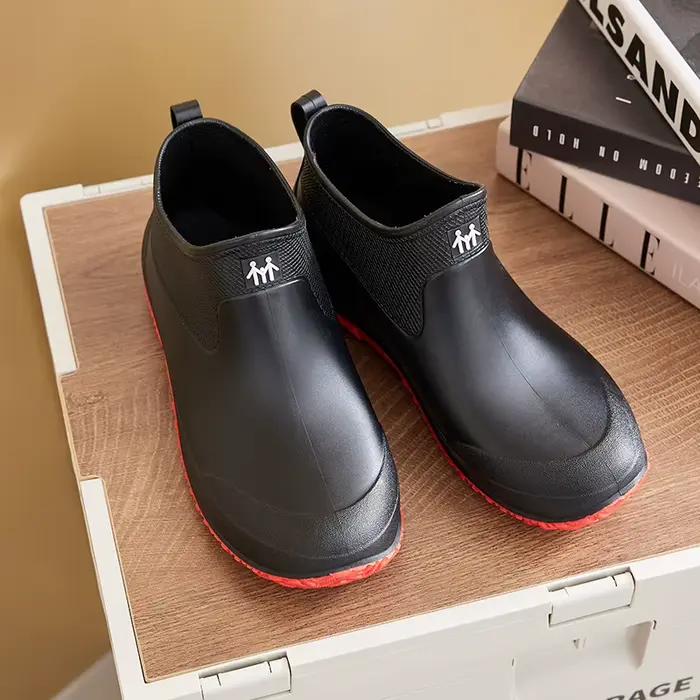 Bottes de pluie courtes en PVC pour femmes résistantes et antidérapantes pour camping et activités en plein air