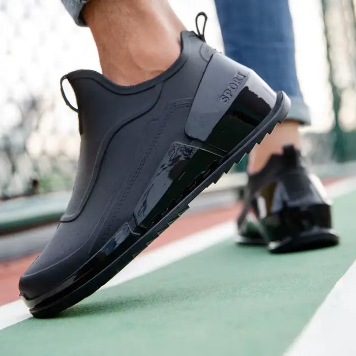 Nouvelles bottes de pluie tendance pour hommes, bottes de pluie courtes antidérapantes, chaussures en caoutchouc imperméables, bottes d'eau courtes d'été