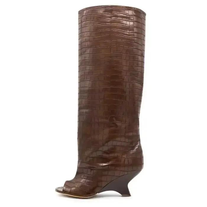 2024 Bottes à bout ouvert pour femmes euro-américaines à mollet large et cuissardes - Chaussures chics équestres en daim gaufré croco et talon abstrait