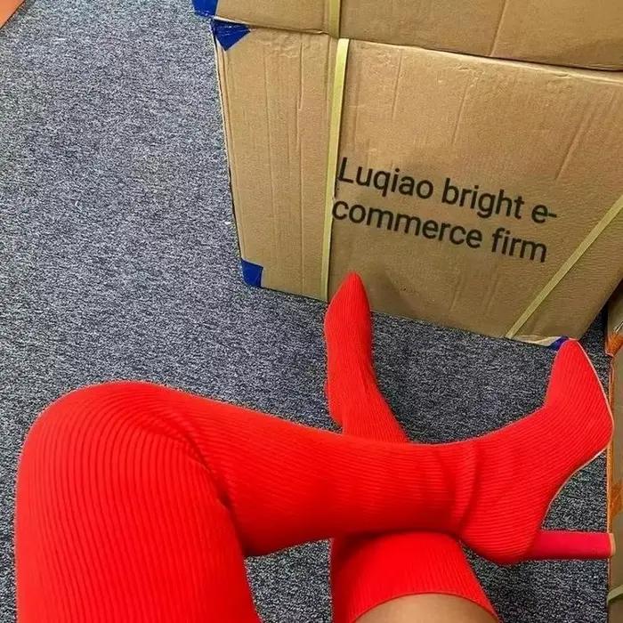 Femme sur le genou bottes hiver cuisse tricoté chaussettes élastiques chaussure chaud Sexy talons aiguilles pointu bottes longues 35-43 botas mujer