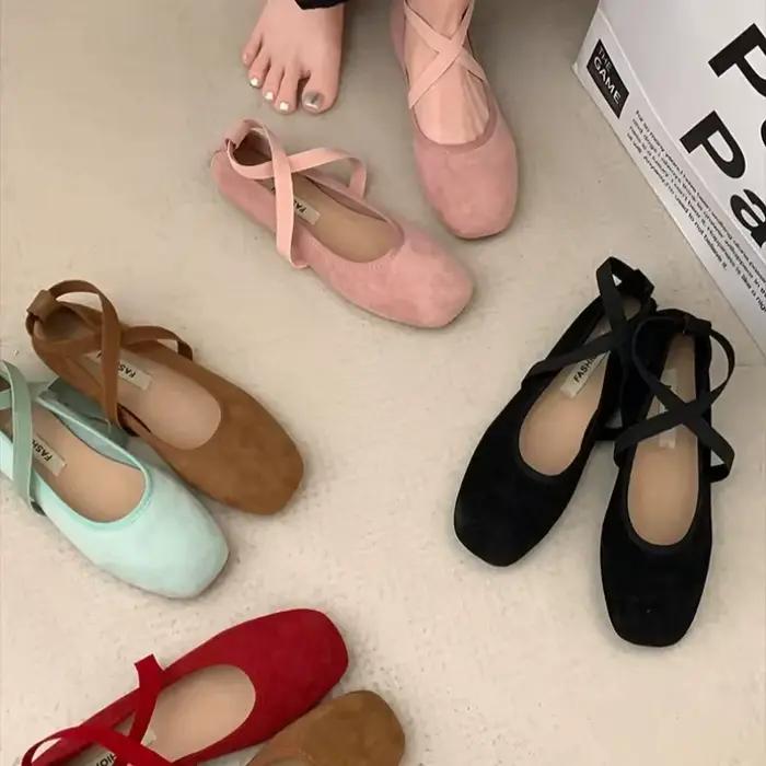 Chaussures plates de luxe Mary Janes pour femmes en cuir synthétique avec semelle souple, bout rond, bande élastique et liaison croisée pour occasions décontractées