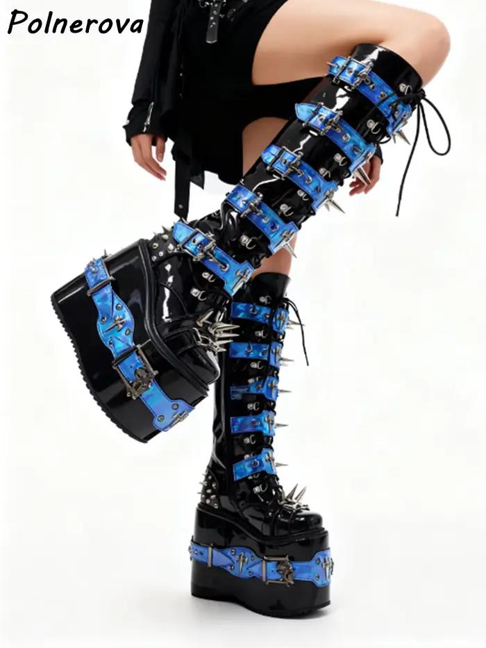 Bottes à rivets noirs et bleus pour femmes