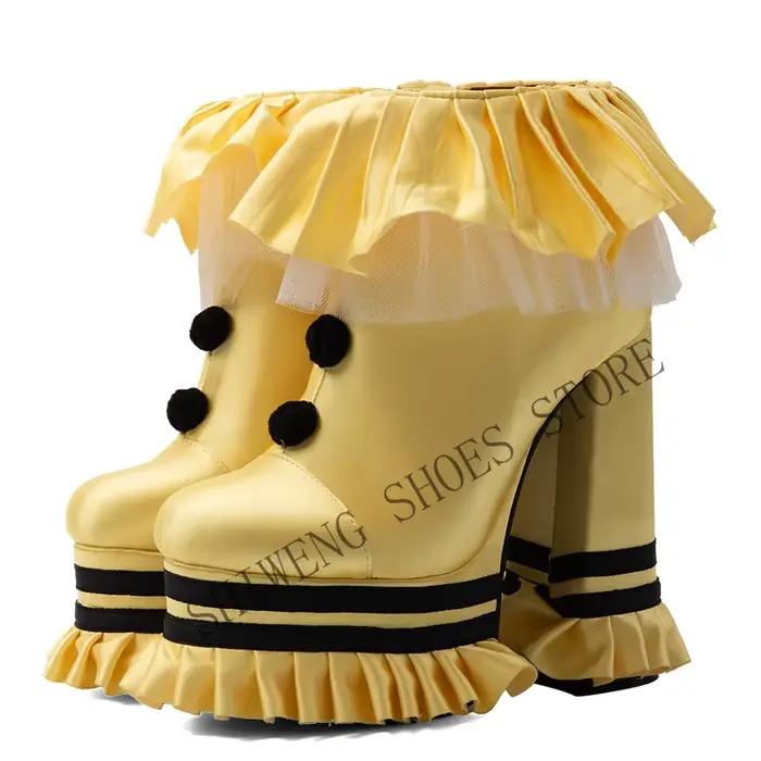 Bottines à plateforme en satin 2026 pour femme, avec empeigne lisse, talons épais, style Lolita, pompons, chaussures en soie douces et tendance