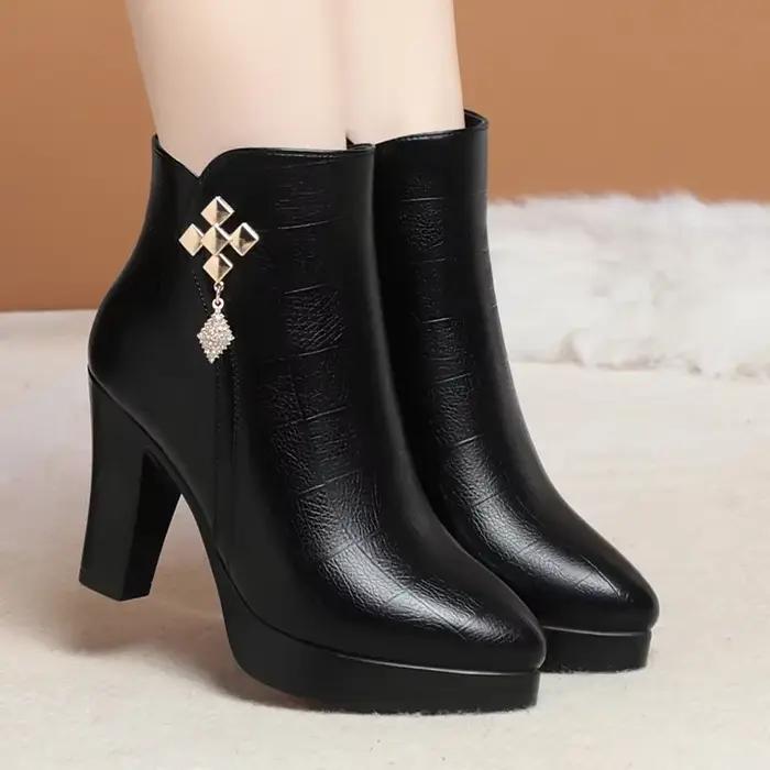 Bottines en cuir souple pour femme