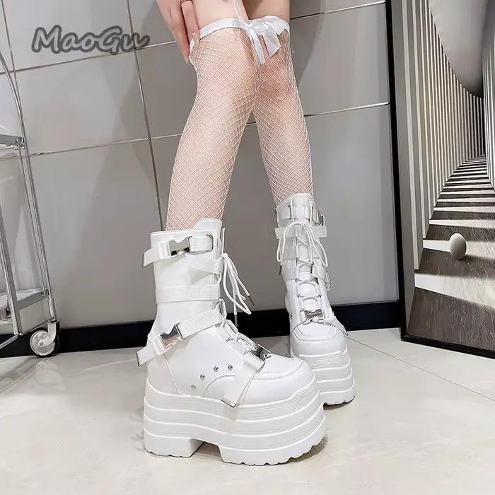 Design de mode Super haute femmes bottes fond épais boucle sangles à lacets gothique