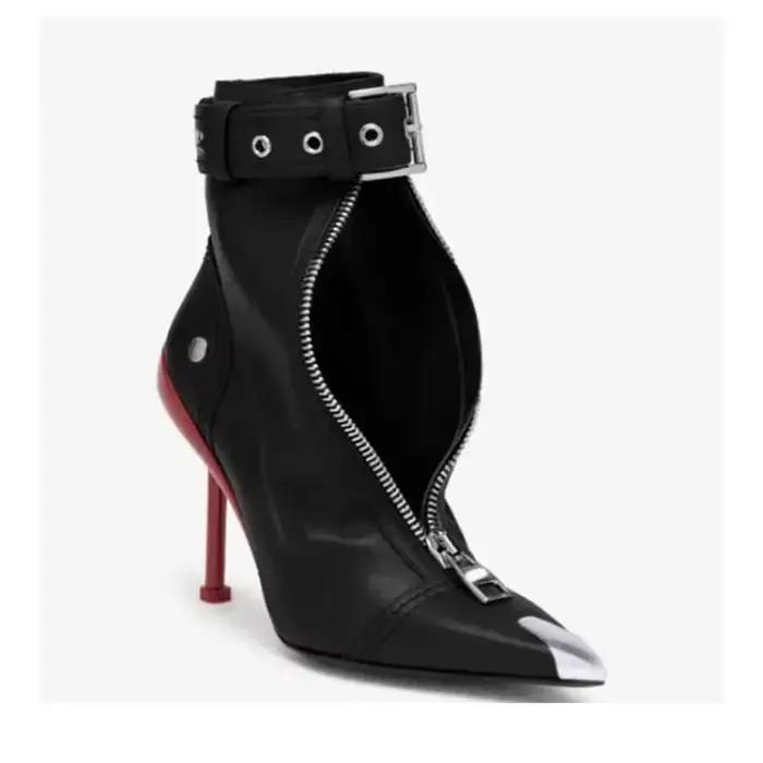 Boucle de ceinture avant fermeture éclair défilé de mode bottes courtes femmes automne hiver nouvelle décoration en métal pointu rouge talons hauts bottines