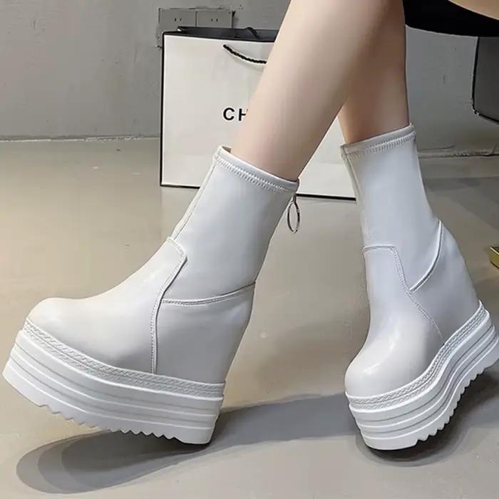 Bottines à semelles compensées pour femmes, chaussures de styliste à plateforme, à la mode, chaudes, nouvelle marque, bottes de moto Punk, 2025