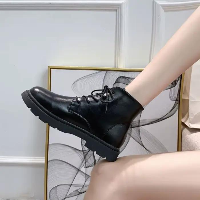 Bottes de rinçage noires à lacets pour femmes