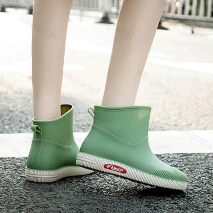 Bottes de pluie imperméables coordonnantes pour femmes, chaussures en caoutchouc à degrés, bottes de travail de cuisine, tube court, vêtements d'extérieur, nouveau