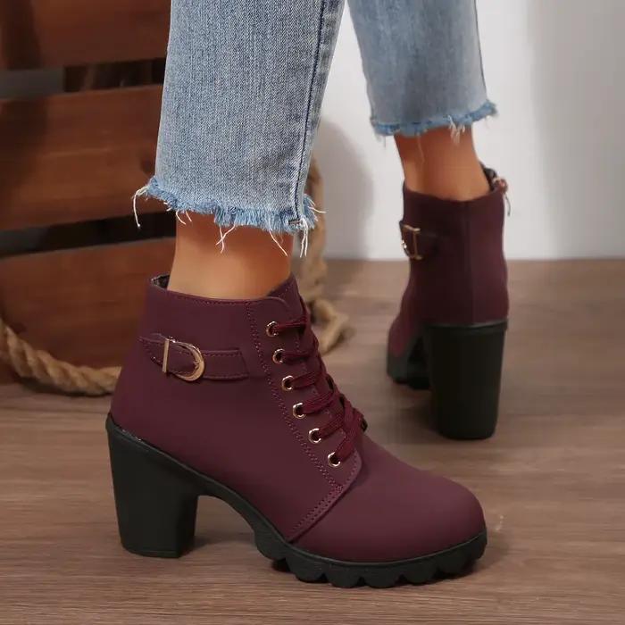 Bottes courtes noires à talons hauts pour femmes