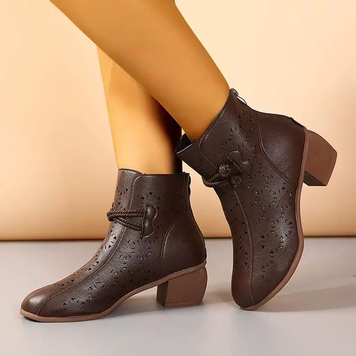 Bottines à talons mi-hauts et semelle souple ajourée pour femmes