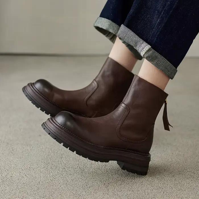 Bottines marron ArdenFurtado pour femmes en cuir de vache, décorées de boucles, style britannique, faites à la main, avec fermeture éclair arrière, pour l'automne et l'hiver.