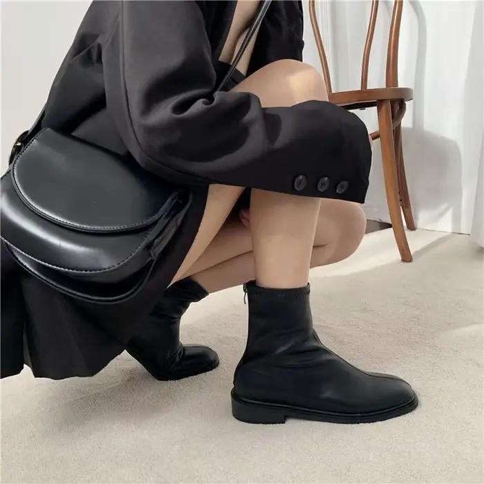 Chaussures courtes pour femmes noir femme bottines