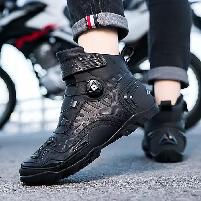 Bottes de moto en cuir respirantes et antidérapantes pour hommes occasions spéciales et courses de moto