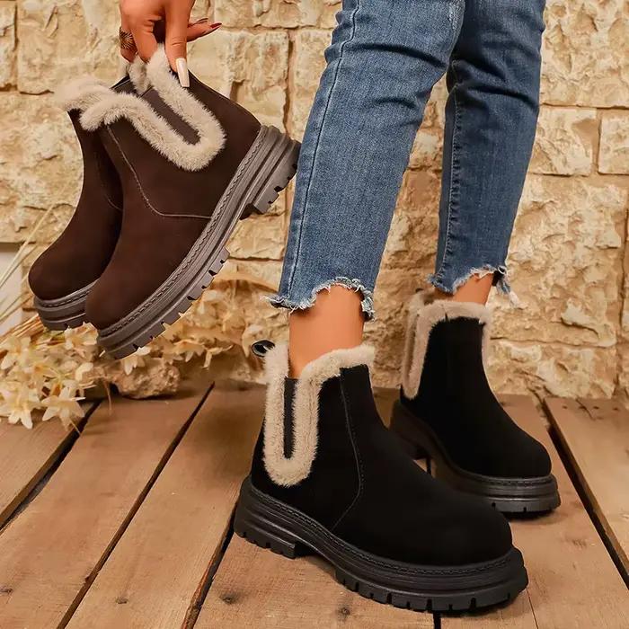 Bottines d'hiver à semelle épaisse en fourrure pour femmes 2026, à enfiler, antidérapantes, courtes, en peluche, grande taille 43, bottes en daim à plateforme pour femme.