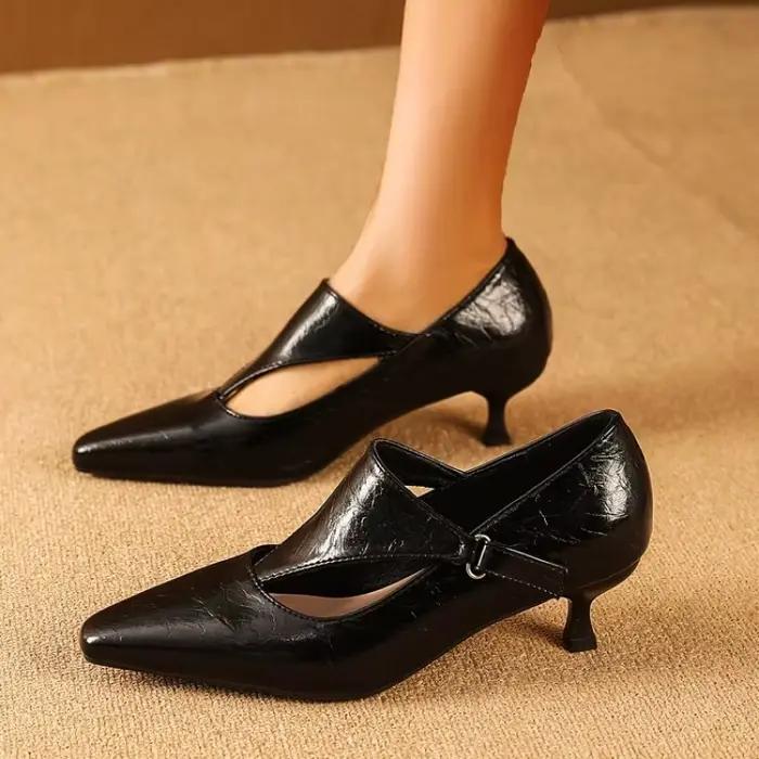 Chaussures d'automne pour femmes 2026 : Nouveaux mocassins à talons hauts et bout pointu en cuir souple, style britannique décontracté pour femmes
