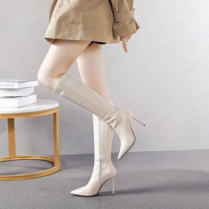 Bottes noires à bout pointu pour femme