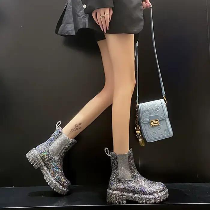 Nouvelles bottes de pluie de mode de couleur pour femmes quatre saisons chaussures d'eau portables en plein air