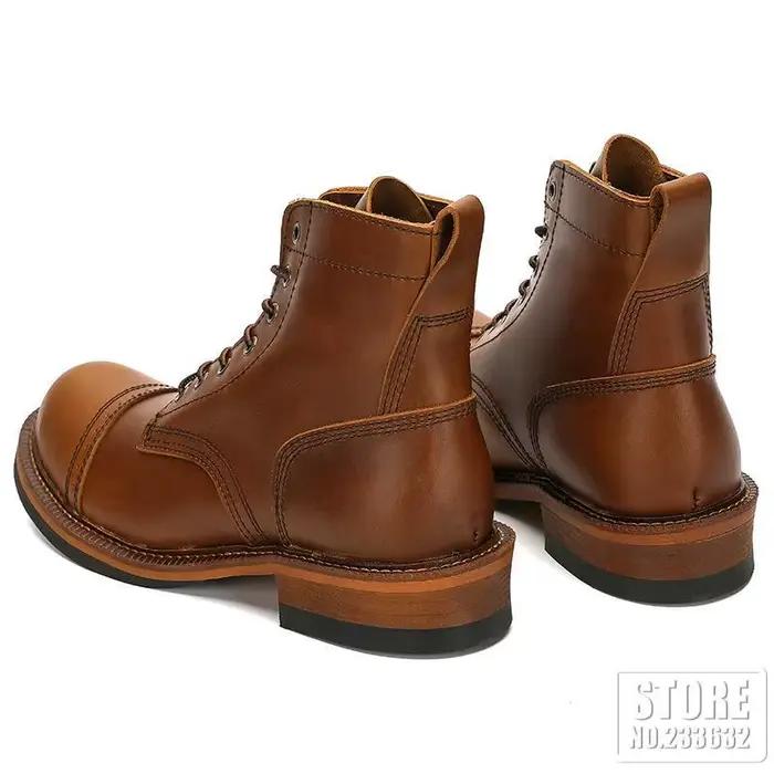 Hommes bottes arrivée moto