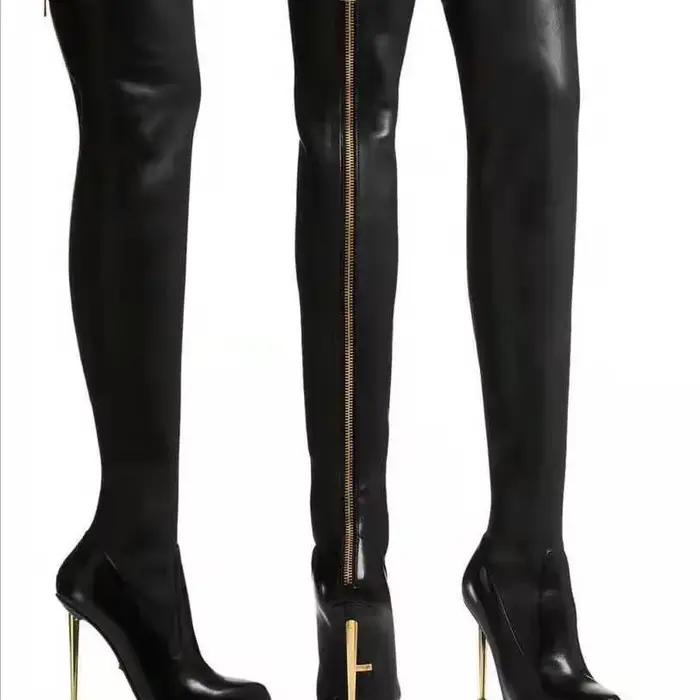 Bottes noires à la mode pour femmes