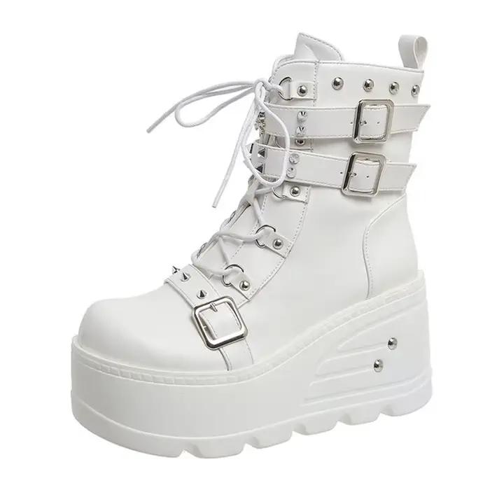 Bottes compensées en cuir verni gothiques avec rivets pour femmes occasions spéciales automne printemps ankle boots mi-mollet plateforme élevée style romain