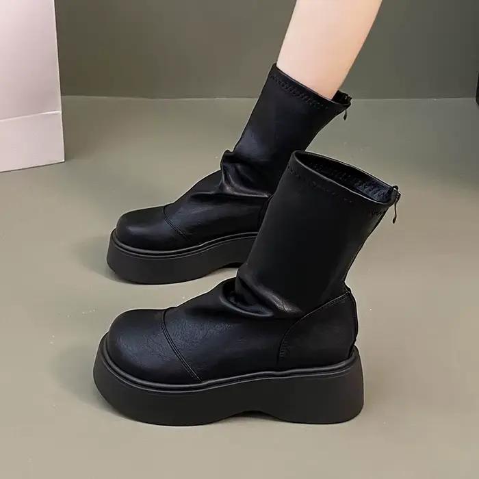 Bottes skinny compensées à la mode