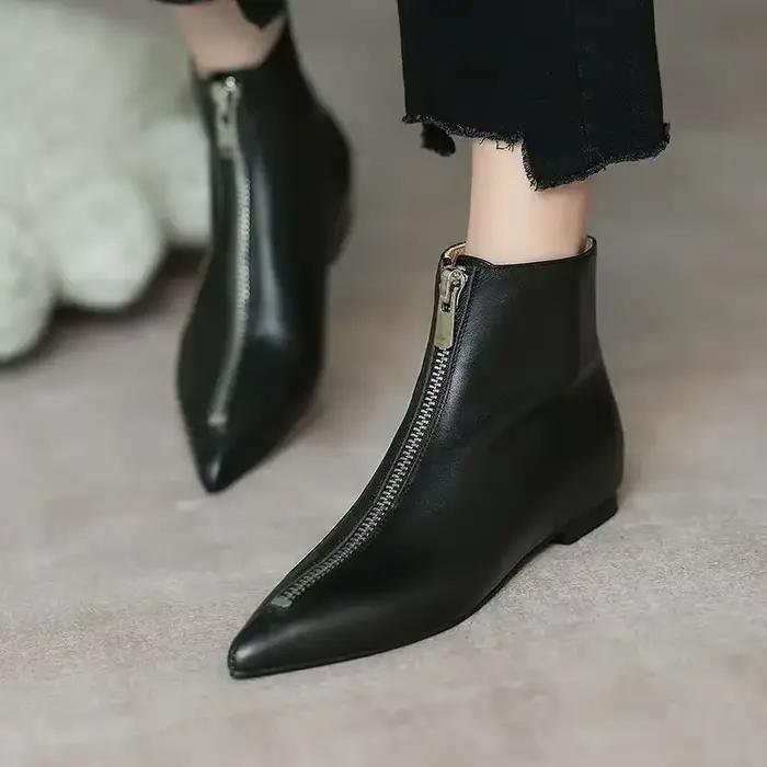 Bottines en cuir à bout pointu pour femmes