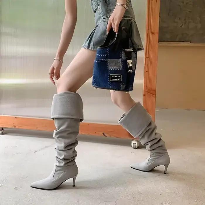 Bottes en denim gris clair pliées sur le genou pour femmes bottes modernes printemps automne bottes élégantes et confortables à offrir ocassions spéciales
