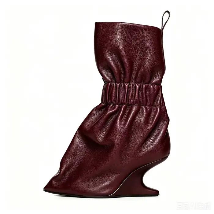Nouvelles bottes courtes pour femme en cuir souple gris froncé, à talon compensé pointu et courbé, style avant-gardiste, pour la mode urbaine et les défilés, collection automne/hiver