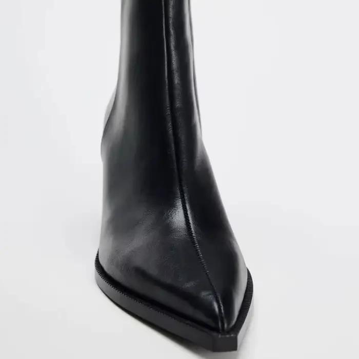Bottines Chelsea en cuir souple noir à bout pointu et talon épais pour femme